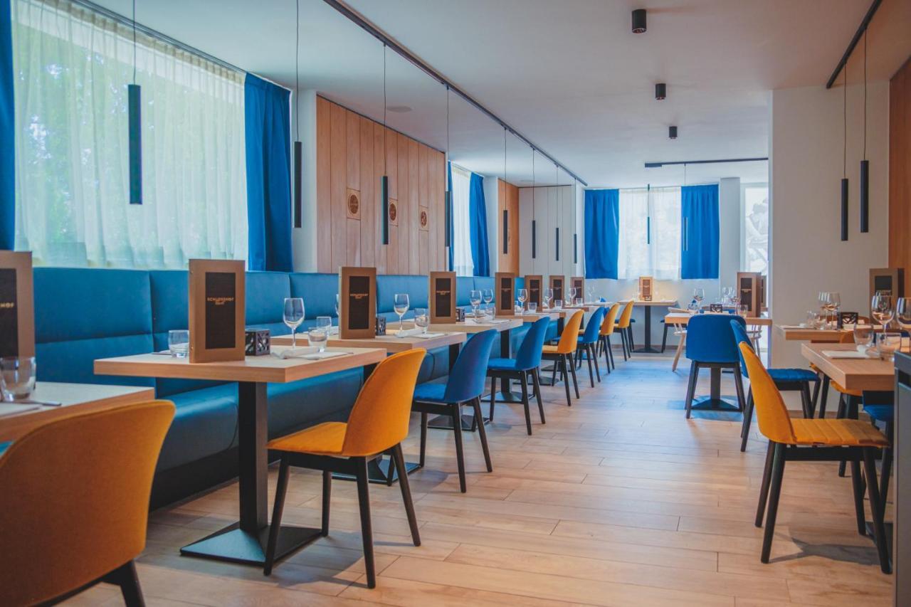 Schlosshof Charme Resort - Hotel & Camping Lana Ngoại thất bức ảnh