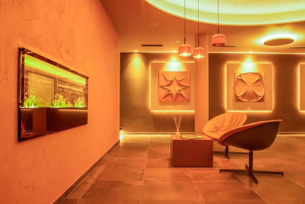 Schlosshof Charme Resort - Hotel & Camping Lana Ngoại thất bức ảnh