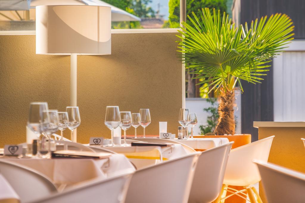 Schlosshof Charme Resort - Hotel & Camping Lana Ngoại thất bức ảnh